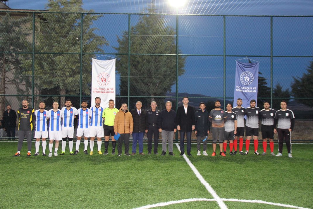 Kaymakamlık Kurumlar Arası Halı Saha Futbol Turnuvası Sn. Kaymakamımız Mert ÇANGA'nın Açılış Vuruşu İle Başladı